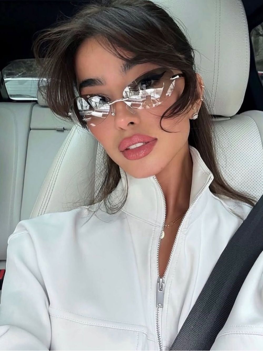 Clear  glasses - Picture 1 of 8